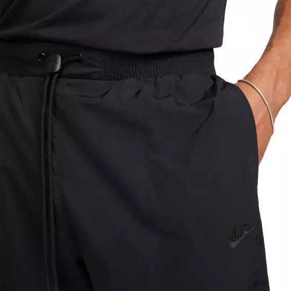 Брюки Nike Sportswear Repel Tech Pack Woven Pants Black FB7370-010 фото 4 — интернет-магазин Tapok
