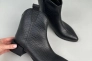 Ботинки казаки женские кожа рептилия черного цвета на каблуке демисезонные с замком Фото 12