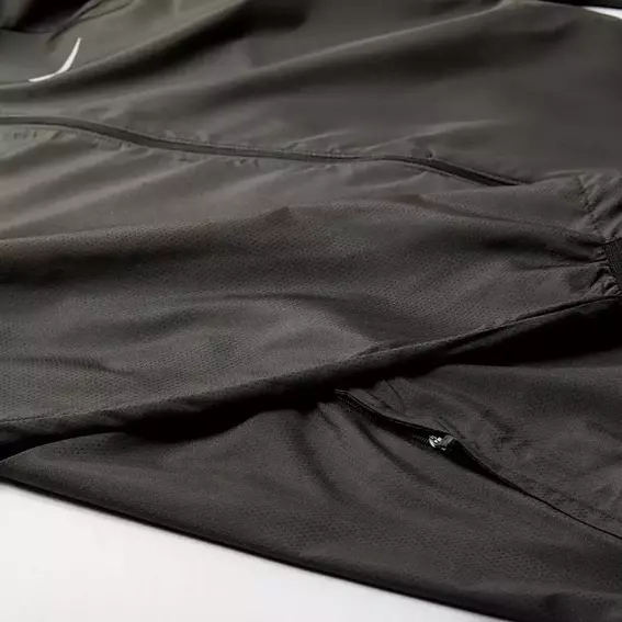Куртка Nike Essential Running Hooded Black BV4870-010 фото 5 — интернет-магазин Tapok