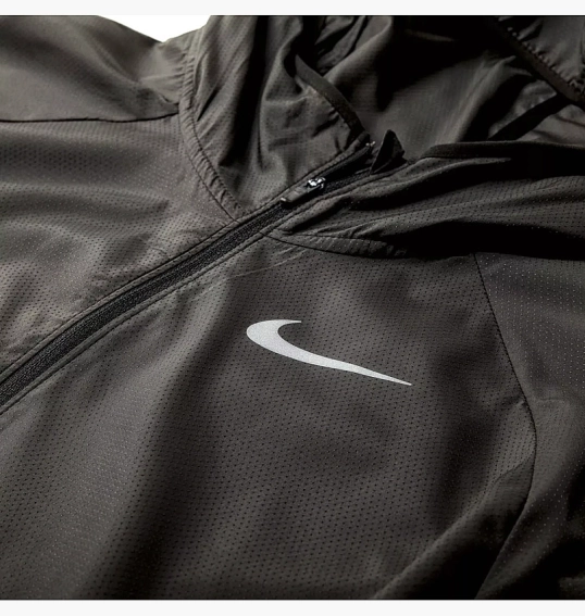Куртка Nike Essential Running Hooded Black BV4870-010 фото 9 — інтернет-магазин Tapok