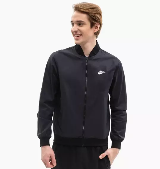 Куртка Nike Nk Club Wvn Ul Bombr Jkt Black Dm6821-010 фото 1 — інтернет-магазин Tapok