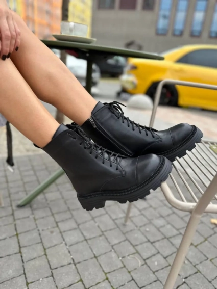 Ботинки женские кожаные черные демисезонные фото 16 — интернет-магазин Tapok