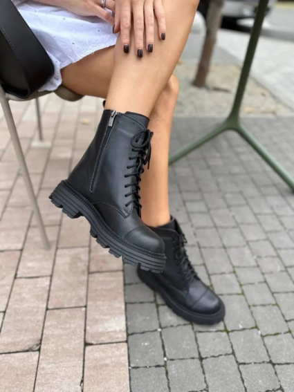 Ботинки женские кожаные черные демисезонные фото 19 — интернет-магазин Tapok