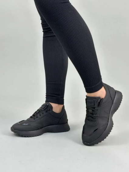 Кросівки жіночі шкіряні чорного кольору фото 1 — інтернет-магазин Tapok