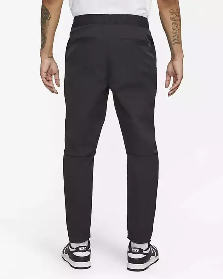 Брюки чоловічі Nike Club Wvn Taper Leg Pant (DX0623-010) фото 2 — інтернет-магазин Tapok
