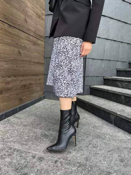 Ботинки женские кожаные черные на каблуках демисезонные фото 2 — интернет-магазин Tapok