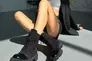 Ботинки женские замшевые черного цвета с лаковым носком демисезонные Фото 6