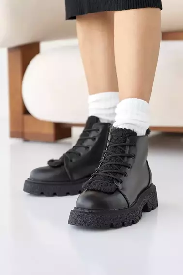 Женские ботинки кожаные зимние черные OLLI 24 фото 1 — интернет-магазин Tapok