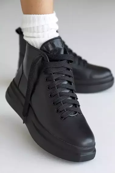 Жіночі черевики шкіряні зимові чорні Udg 24171/1А фото 1 — інтернет-магазин Tapok