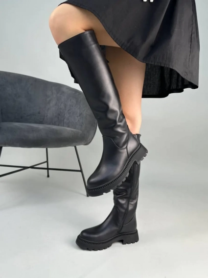 Чоботи жіночі шкіряні чорного кольору зимові фото 6 — інтернет-магазин Tapok