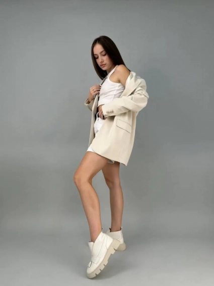 Лоферы женские кожаные молочного цвета демисезонные фото 7 — интернет-магазин Tapok