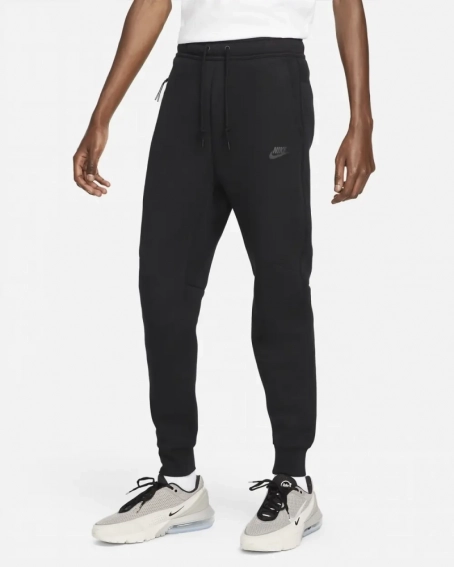 Брюки Nike Sportswear Tech Fleece Black FB8002-010 фото 2 — интернет-магазин Tapok