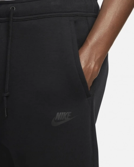 Штани Nike Sportswear Tech Fleece Black FB8002-010 фото 5 — інтернет-магазин Tapok
