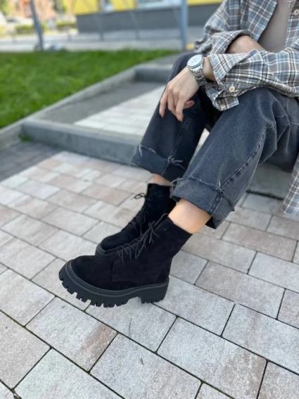 Ботинки женские замшевые черного цвета низкий ход зимние фото 3 — интернет-магазин Tapok