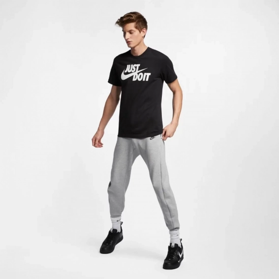 Футболка чоловіча Nike M Nsw Tee Just Do It Swoosh Black AR5006-011 фото 3 — інтернет-магазин Tapok