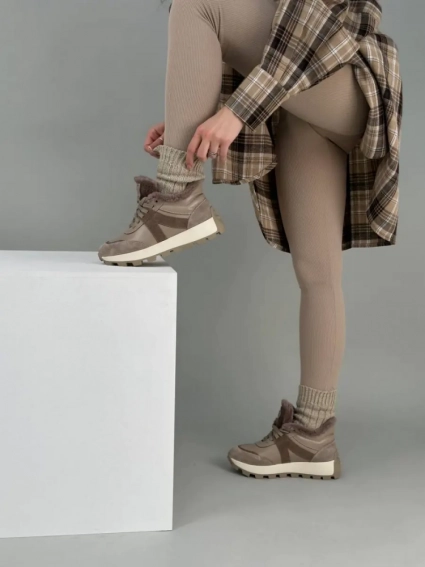 Кроссовки женские кожаные бежевые с вставками замши зимние фото 2 — интернет-магазин Tapok