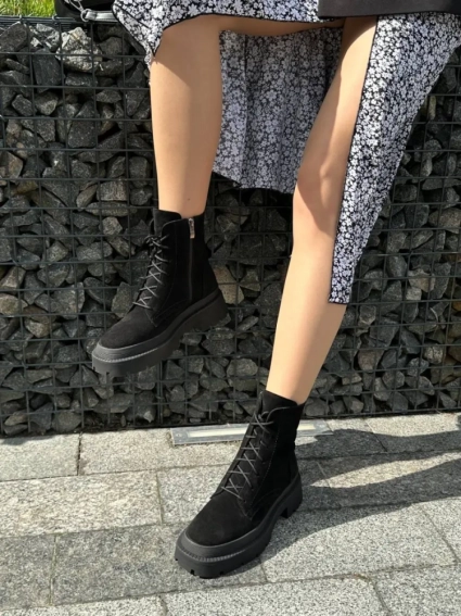 Ботинки женские замшевые черные демисезонные фото 4 — интернет-магазин Tapok