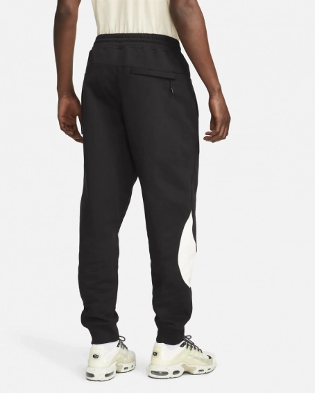 Брюки мужские Nike Swoosh Fleece Trousers (DX0564-013) фото 2 — интернет-магазин Tapok