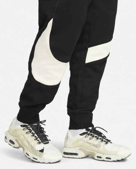 Брюки мужские Nike Swoosh Fleece Trousers (DX0564-013) фото 3 — интернет-магазин Tapok