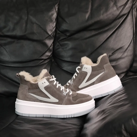Замшевые кроссовки с мехом 587340 Серые фото 10 — интернет-магазин Tapok