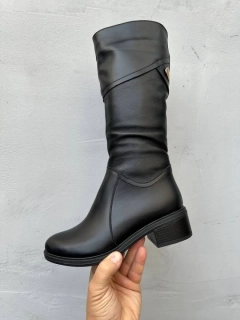 Женские ботинки кожаные зимние черные Emirro А 32