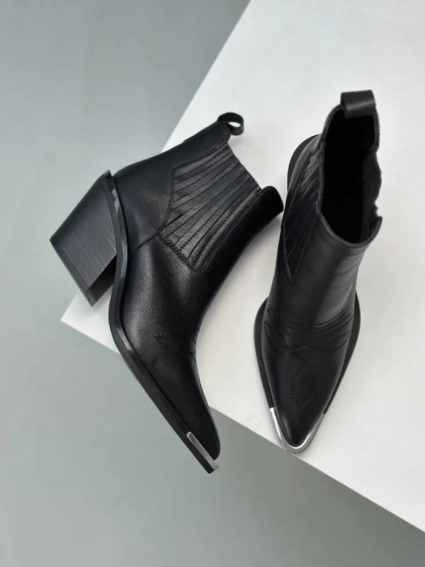 Ботинки казаки женские кожаные черного цвета фото 13 — интернет-магазин Tapok