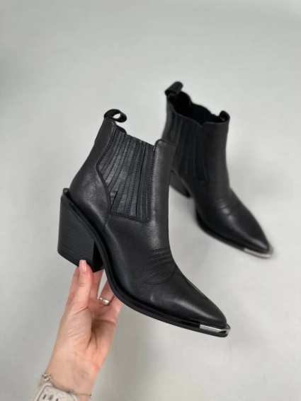 Ботинки казаки женские кожаные черного цвета фото 15 — интернет-магазин Tapok
