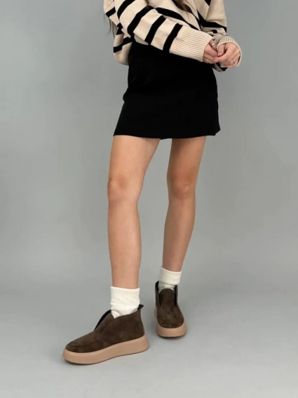 Лофери жіночі замшеві коричневого кольору зимові фото 4 — інтернет-магазин Tapok
