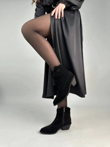 Ботинки ковбойки женские замшевые черные на черной подошве демисезоные фото 3 — интернет-магазин Tapok