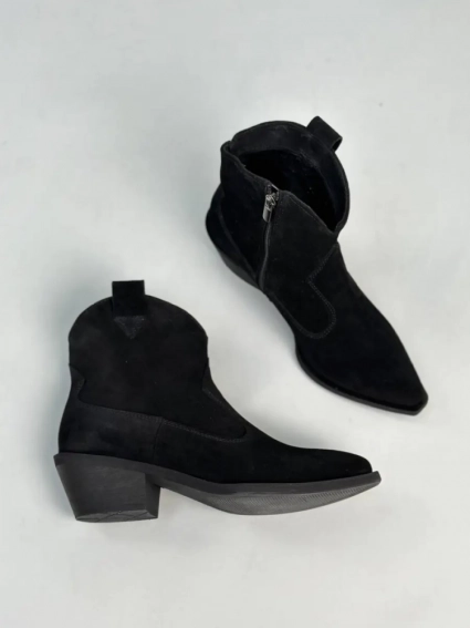 Ботинки ковбойки женские замшевые черные на черной подошве демисезоные фото 9 — интернет-магазин Tapok