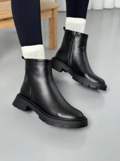 Ботинки женские кожаные черные зимние