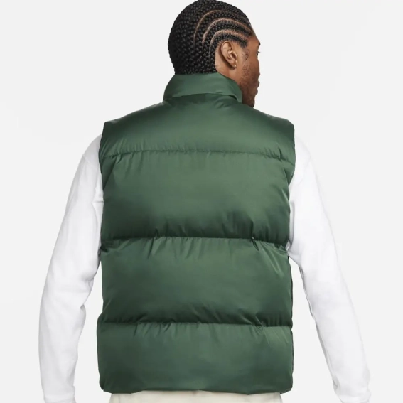 Жилетка Nike CLUB PUFFER FB7373-323 фото 2 — інтернет-магазин Tapok