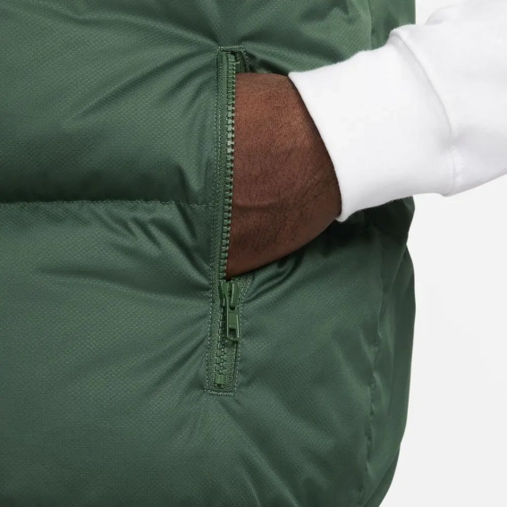 Жилетка Nike CLUB PUFFER FB7373-323 фото 5 — інтернет-магазин Tapok