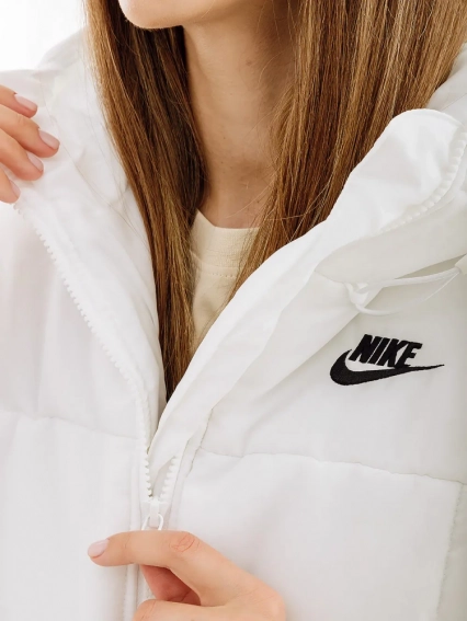 Куртка Nike CLSC PUFFER FB7672-100 фото 3 — інтернет-магазин Tapok