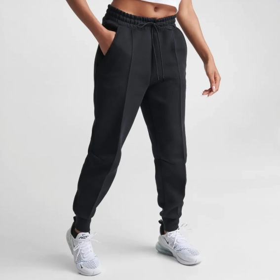 Брюки Nike Sportswear Tech Fleece Jogger Pants Black FB8330-010 фото 4 — интернет-магазин Tapok