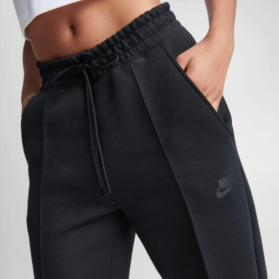 Брюки Nike Sportswear Tech Fleece Jogger Pants Black FB8330-010 фото 6 — интернет-магазин Tapok