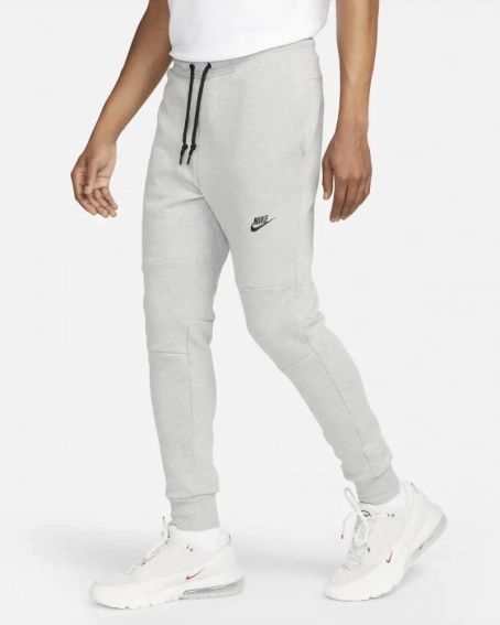 Брюки Nike Sportswear Tech Fleece Og Grey FD0739-063 фото 2 — интернет-магазин Tapok