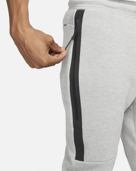Брюки Nike Sportswear Tech Fleece Og Grey FD0739-063 фото 7 — интернет-магазин Tapok