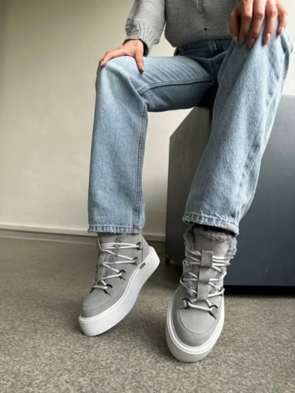 Замшеві черевики жіночі сірого кольору зимові фото 2 — інтернет-магазин Tapok