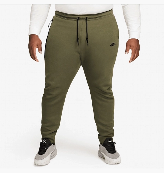 Брюки Nike Sportswear Tech Fleece Joggers Olive FB8002-222 фото 4 — интернет-магазин Tapok