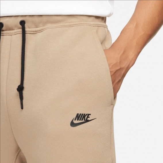 Штани чоловічі Nike Sportswear Tech Fleece Beige FB8002-247 фото 6 — інтернет-магазин Tapok