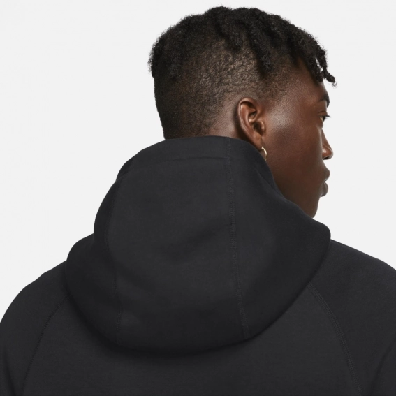 Кофта мужская Nike M Nk Tch Flc Po Hoodie (FB8016-010) фото 3 — интернет-магазин Tapok