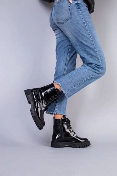 Ботинки женские кожа наплак черные на шнурках и с замком на меху фото 4 — интернет-магазин Tapok