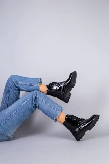 Ботинки женские кожа наплак черные на шнурках и с замком на меху фото 6 — интернет-магазин Tapok