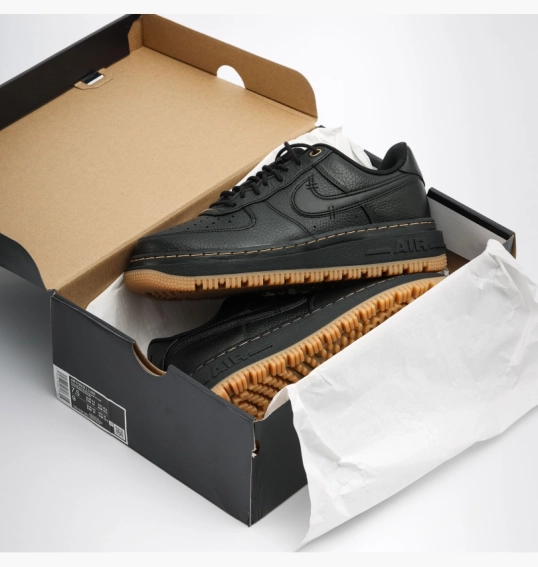 Кроссовки Nike Air Force 1 Luxe Black DB4109-001 фото 19 — интернет-магазин Tapok