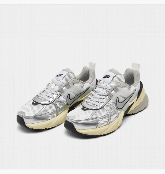 Кросівки Nike Runtekk Grey FD0736-100 фото 10 — інтернет-магазин Tapok
