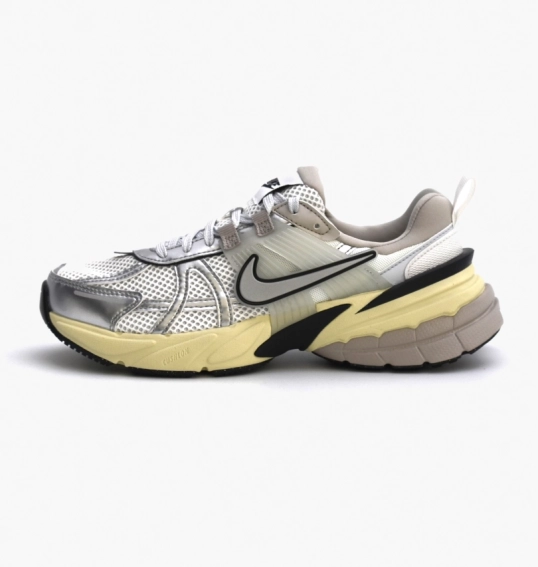 Кросівки жіночий Nike Runtekk Grey FD0736-100 фото 16 — інтернет-магазин Tapok