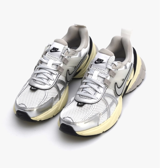 Кросівки жіночий Nike Runtekk Grey FD0736-100 фото 17 — інтернет-магазин Tapok