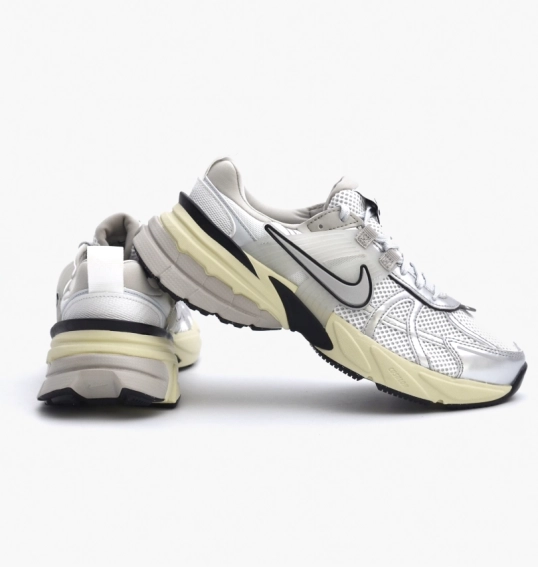 Кросівки жіночий Nike Runtekk Grey FD0736-100 фото 18 — інтернет-магазин Tapok