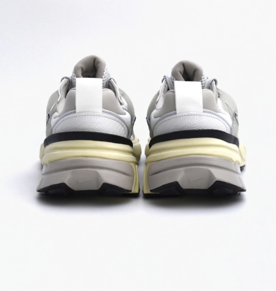 Кросівки жіночий Nike Runtekk Grey FD0736-100 фото 21 — інтернет-магазин Tapok